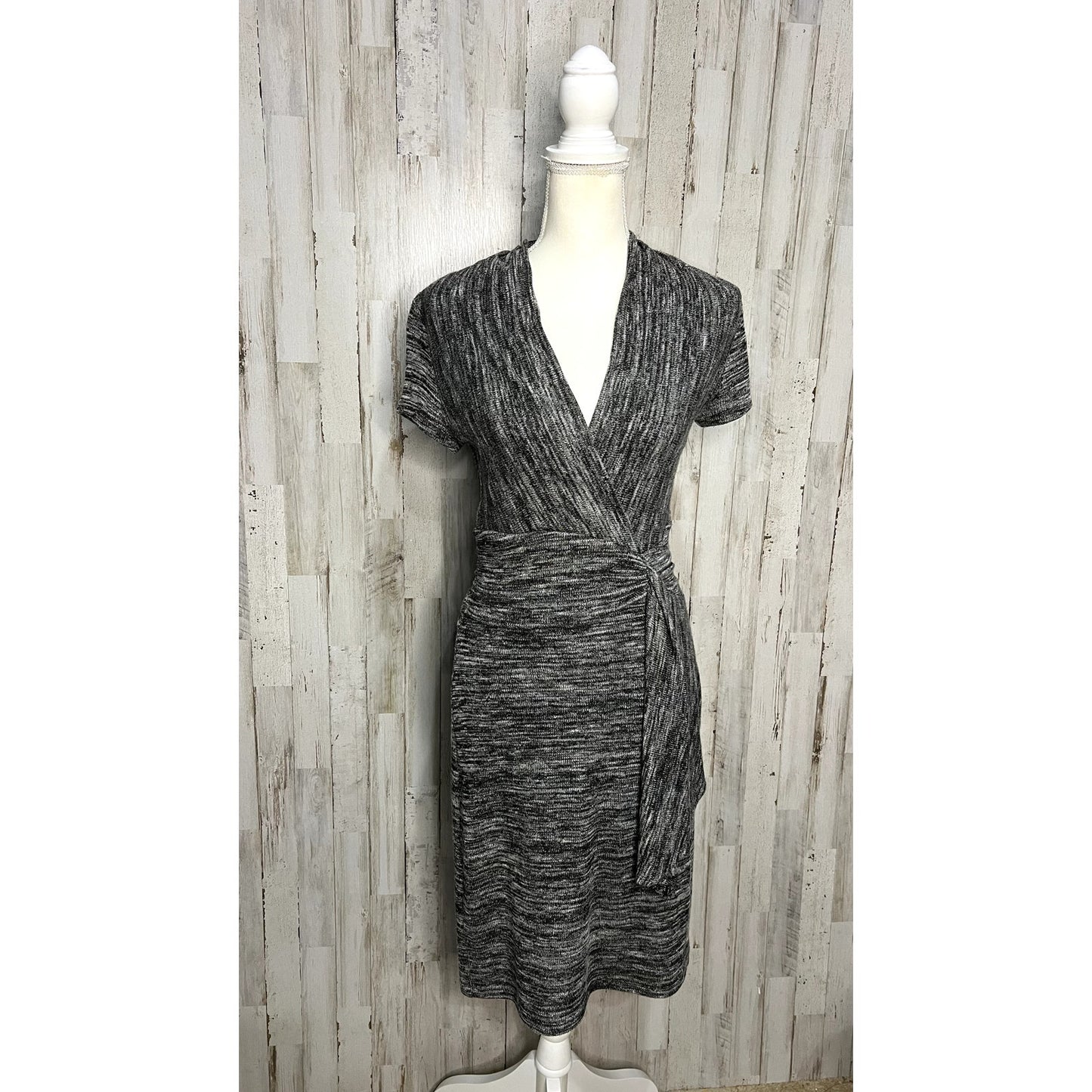 Maeve Women's Gray Cinched Surplice Faux Wrap Dress Size Small Knee Length