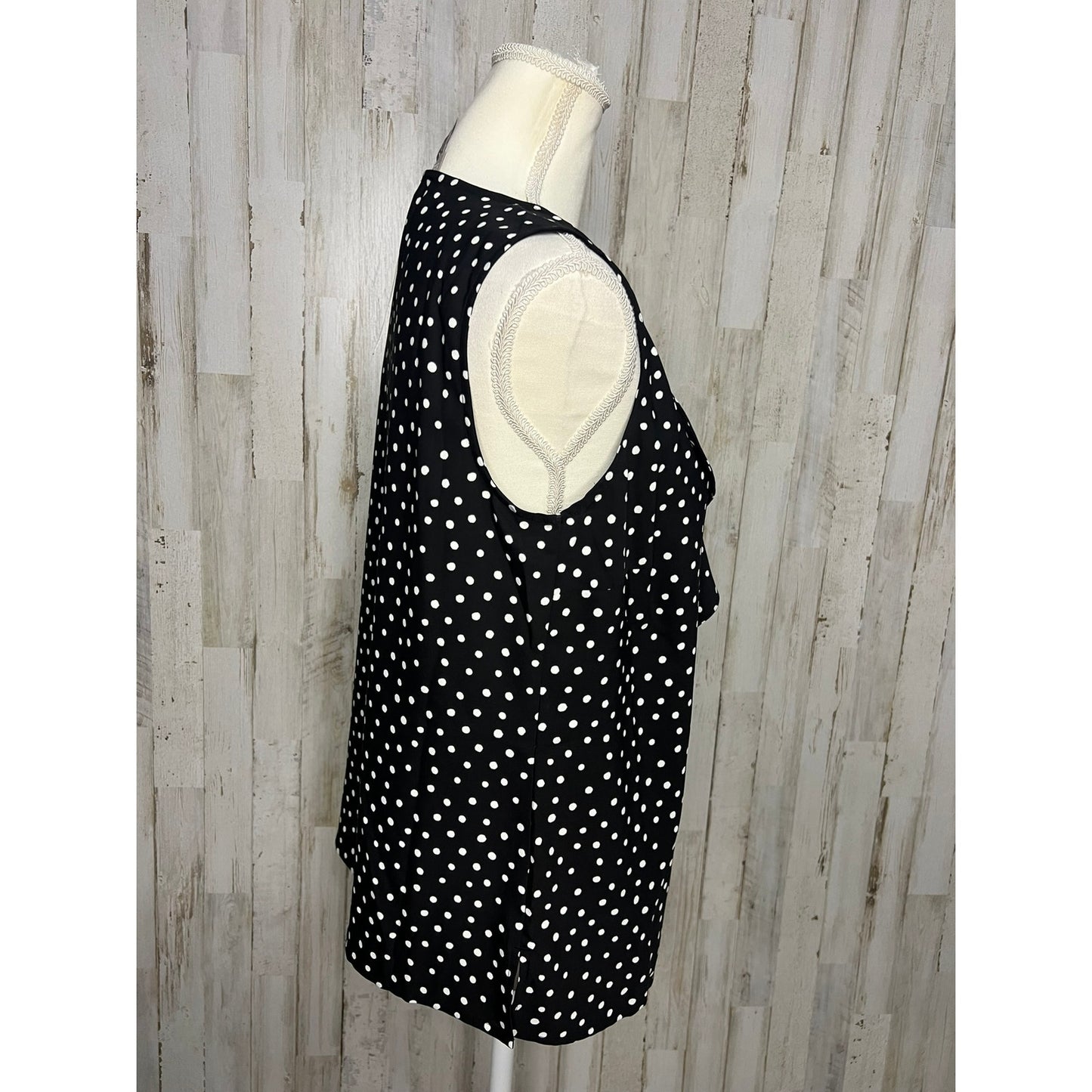 NWT Chico's Women's Sleeveless Polka Dot Blouse Black & White Size 0