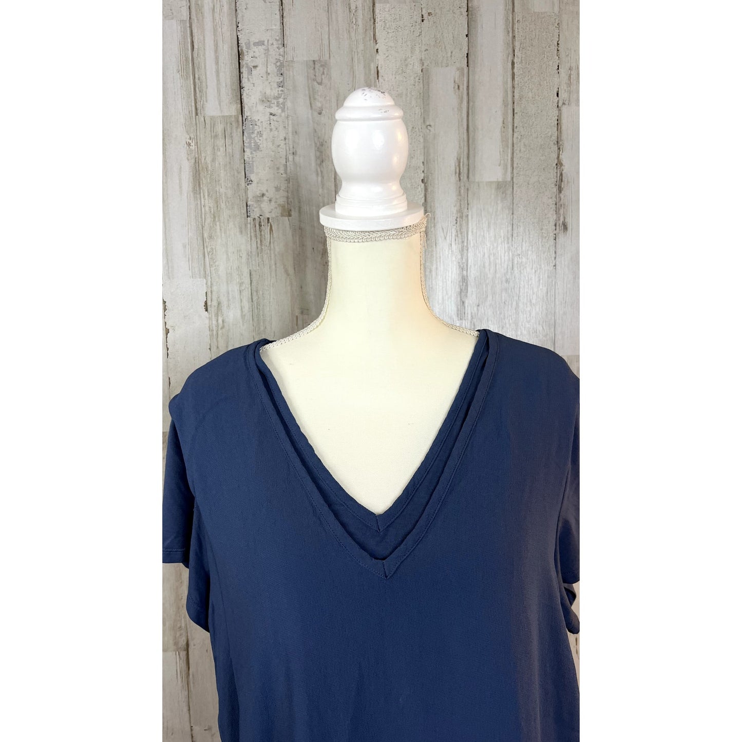 Soft Surroundings Women's V-Neck Asymmetrical Hem Short Sleeve Top Blue Size XL