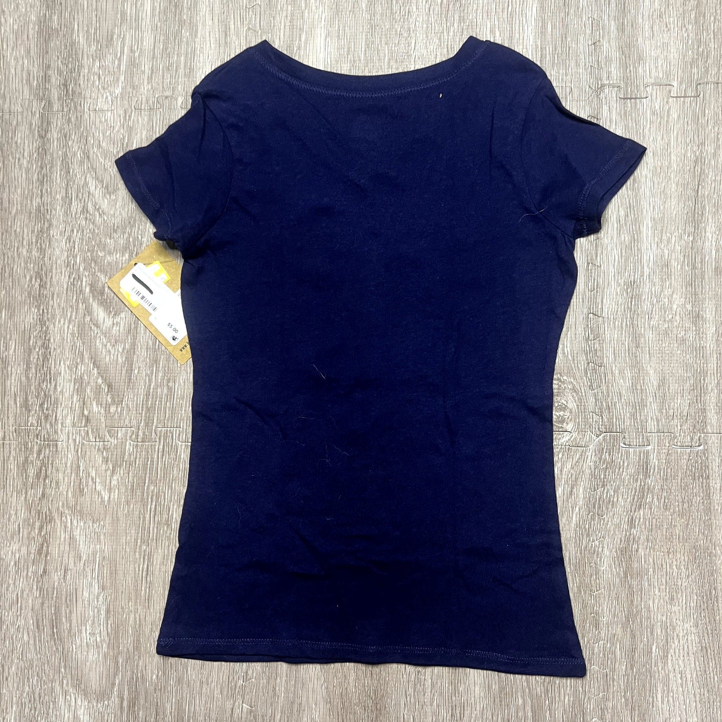 NWT UNC Greensboro Spartans Youth Girl's V-Neck T-Shirt Navy Size Small