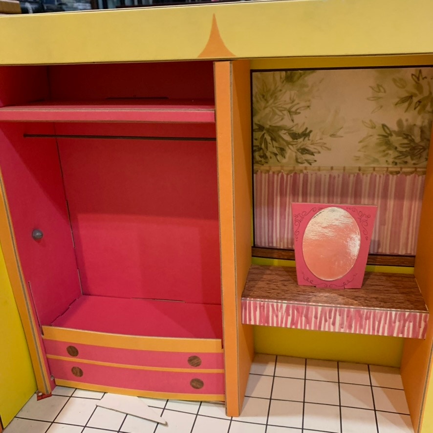 Vintage 1962 Mattel Barbie Dream House Fold-Out Dollhouse
