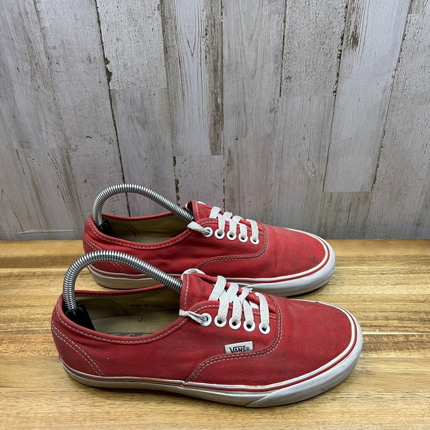 Vans Authentic Men's Size 7.0 Red Classic Canvas Lace-Up Low Top Skate Sneakers