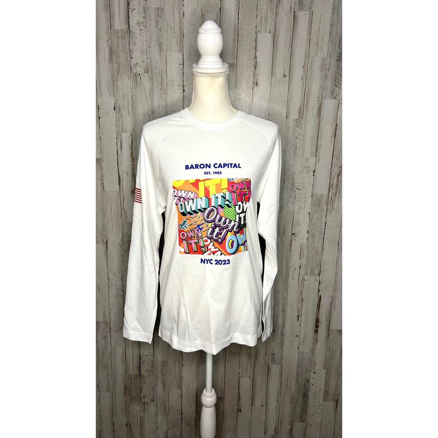 NWOT Baron Capital NYC 2023 Unisex Medium Seamless Long Sleeve Graphic T-Shirt