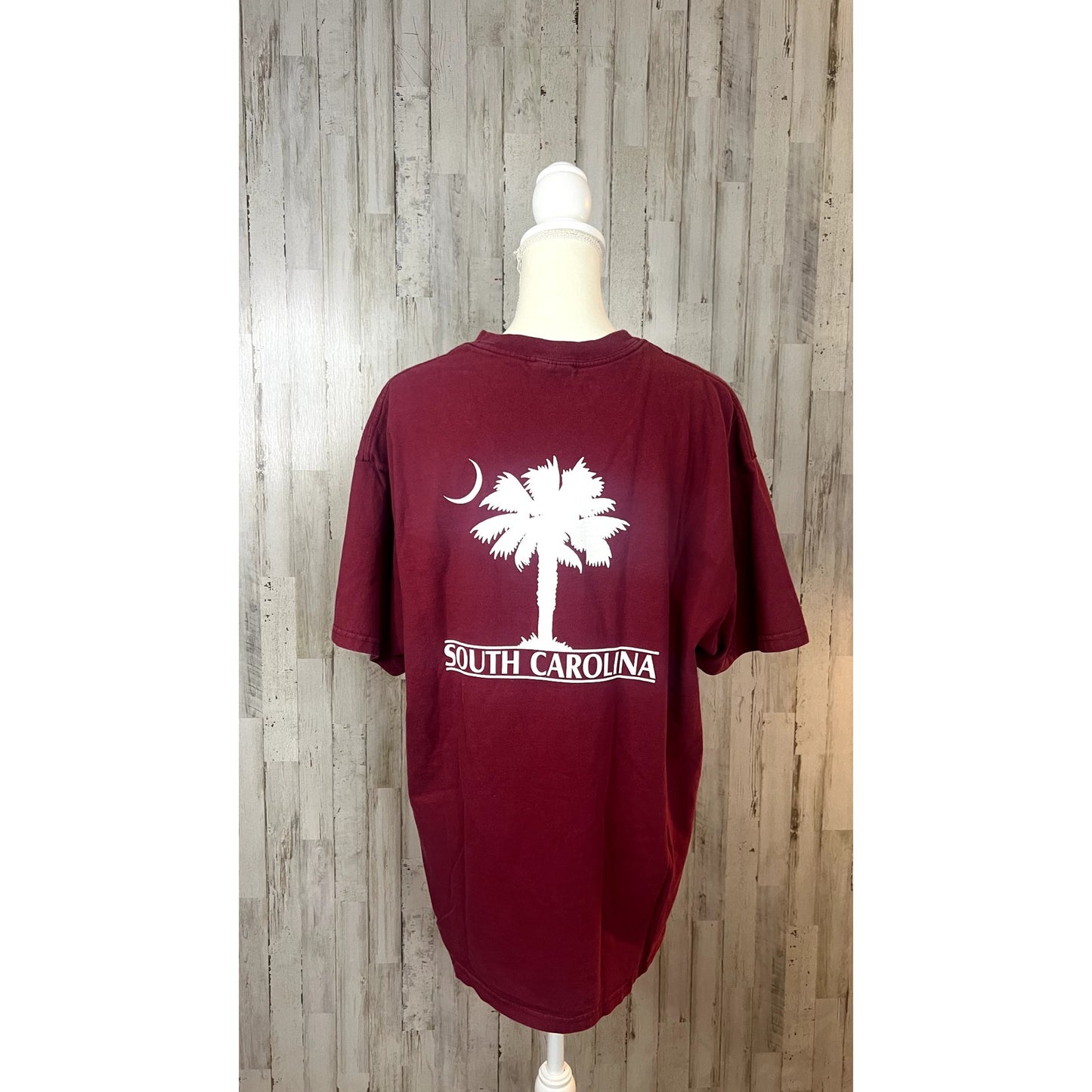 South Carolina Men's XL Maroon T-Shirt Palm Tree Crescent Moon Graphic Print