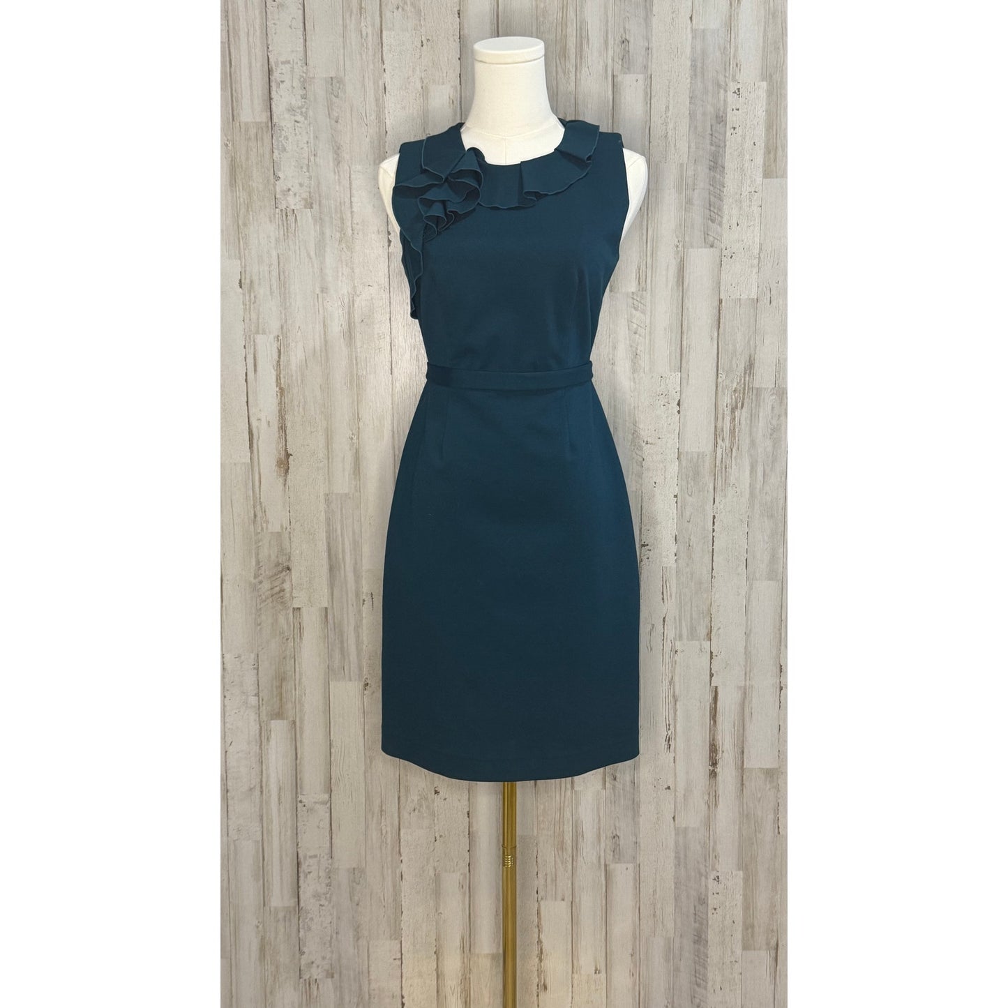 Elie Tahari Women's Sleeveless Sheath Dress Blue Belted Knee Length Size 2
