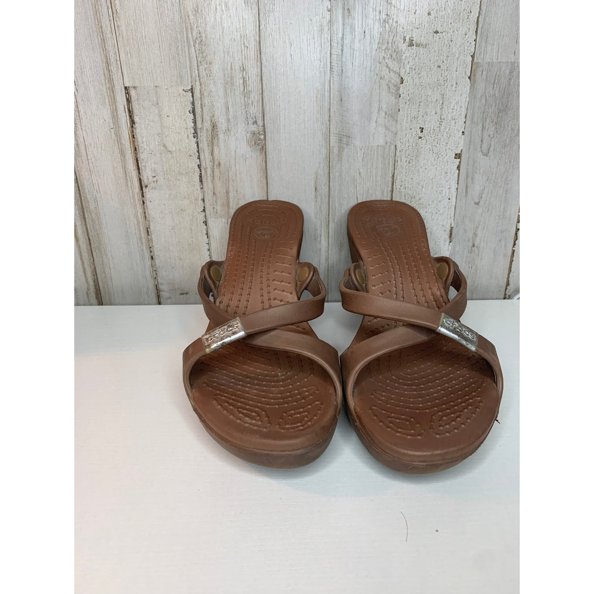 Crocs Cyprus Wedge Sandals Womens Size 8 Brown Slip On Crisscross Strap