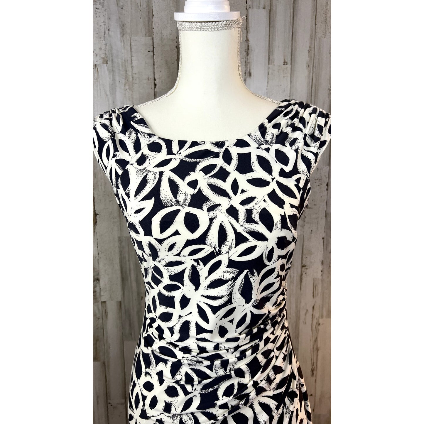 Lauren Ralph Lauren Women's Size 2 Gray/White Leaf Print Sheath Dress