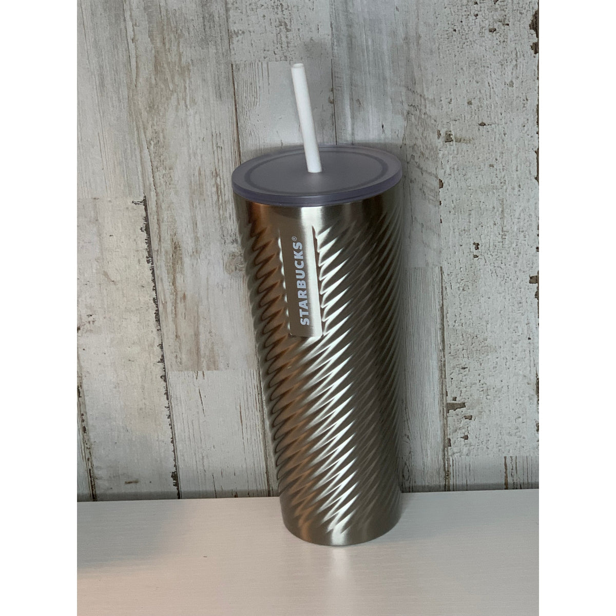 Starbucks 2022 Holiday Silver Swirl Cold Cup Tumbler 24oz Lid Straw