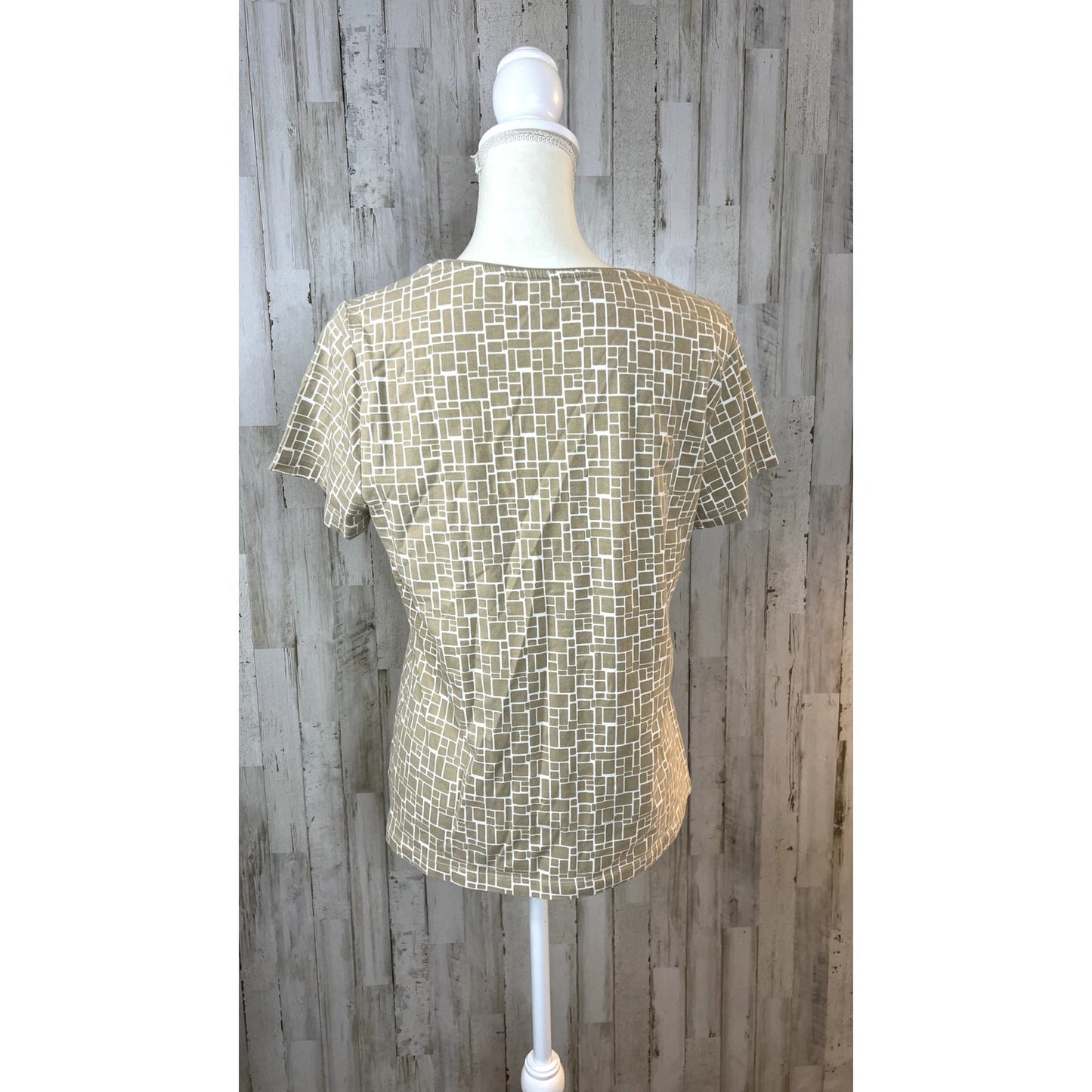 Kim Rogers Women's Medium Beige Geometric Print Short Sleeve Crewneck Top