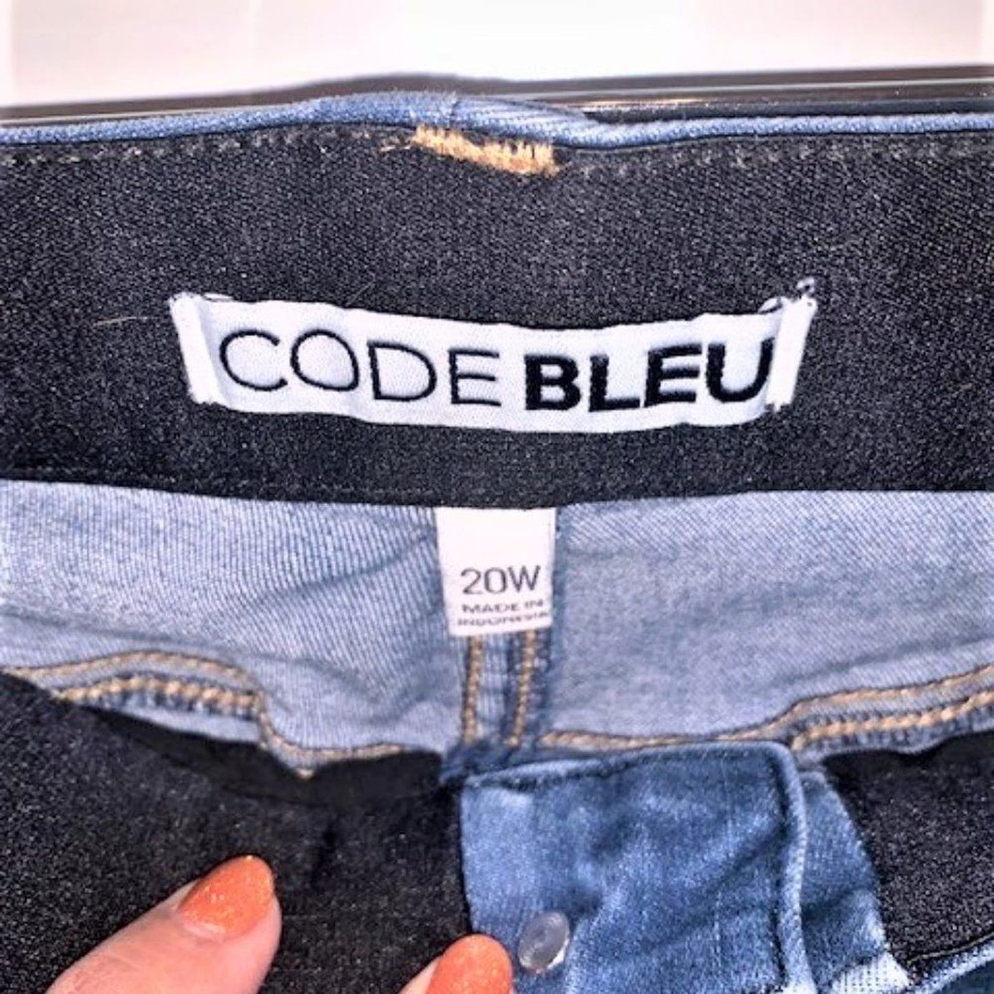 Code Bleu straight leg jeans w/body sculpt