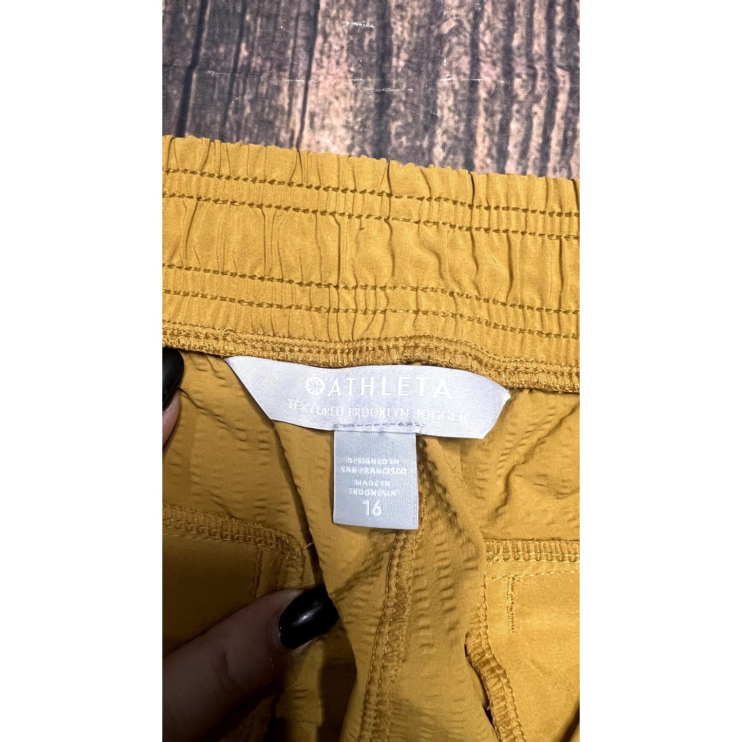 Athleta Women's Size 16 Textured Brooklyn Tapered Jogger Pants Tuscan Gold
