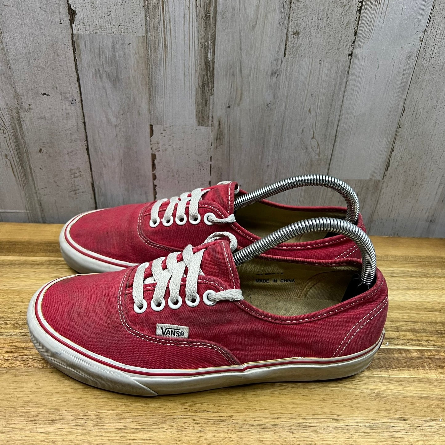 Vans Authentic Men's Size 7.0 Red Classic Canvas Lace-Up Low Top Skate Sneakers