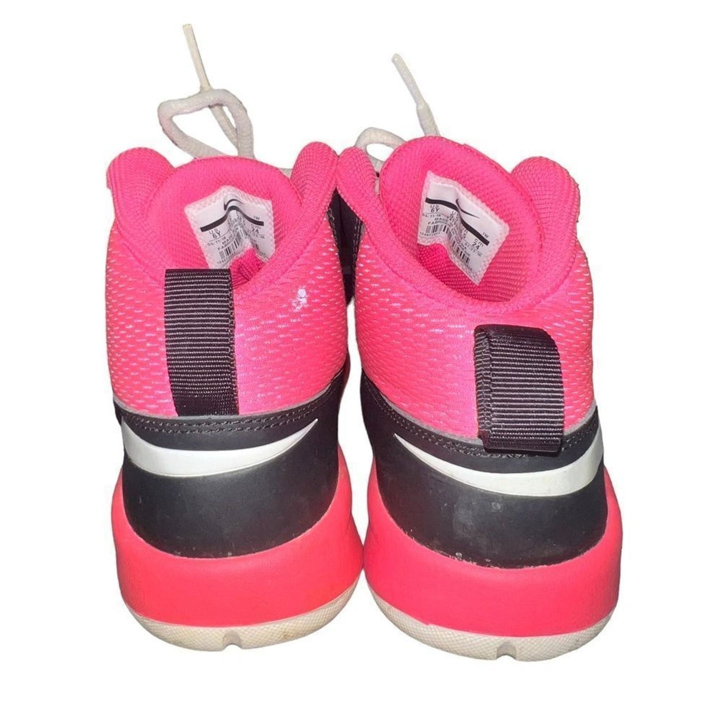 Nike Team Hustle D7 Girls Size 6.5Y