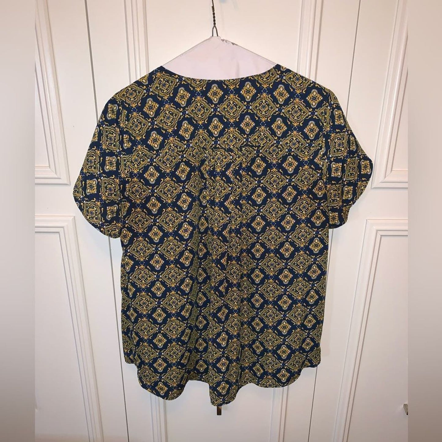 41 Hawthorne Franscene Navy/gold print Tulip Sleeve Blouse 1X