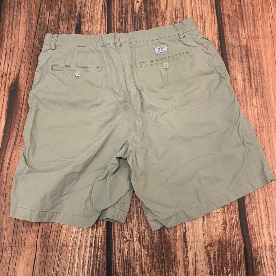 Vineyard Vines Khaki Men’s Shorts Size 35 Cotton Chino