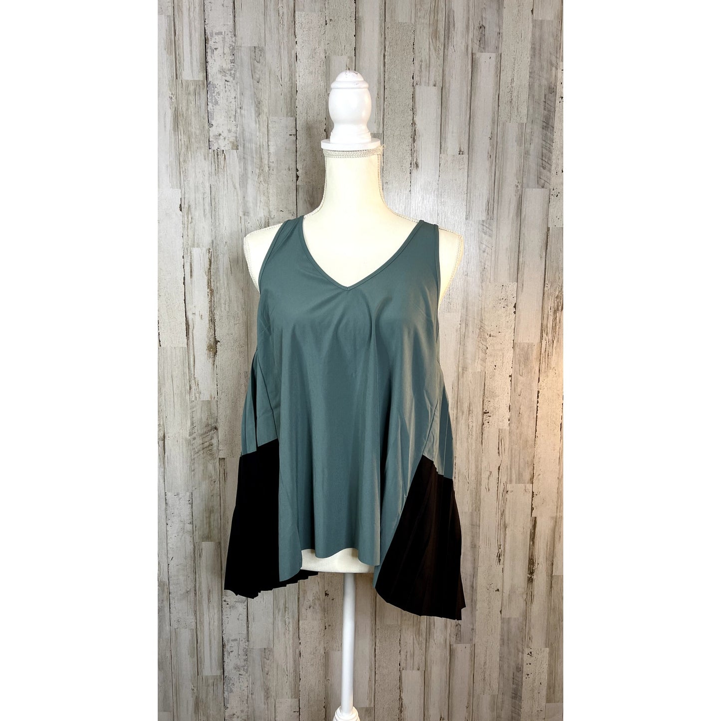 NWT Athleta Women's Small Pleated Deep Ocean Teal Sleeveless V-Neck Tank Top