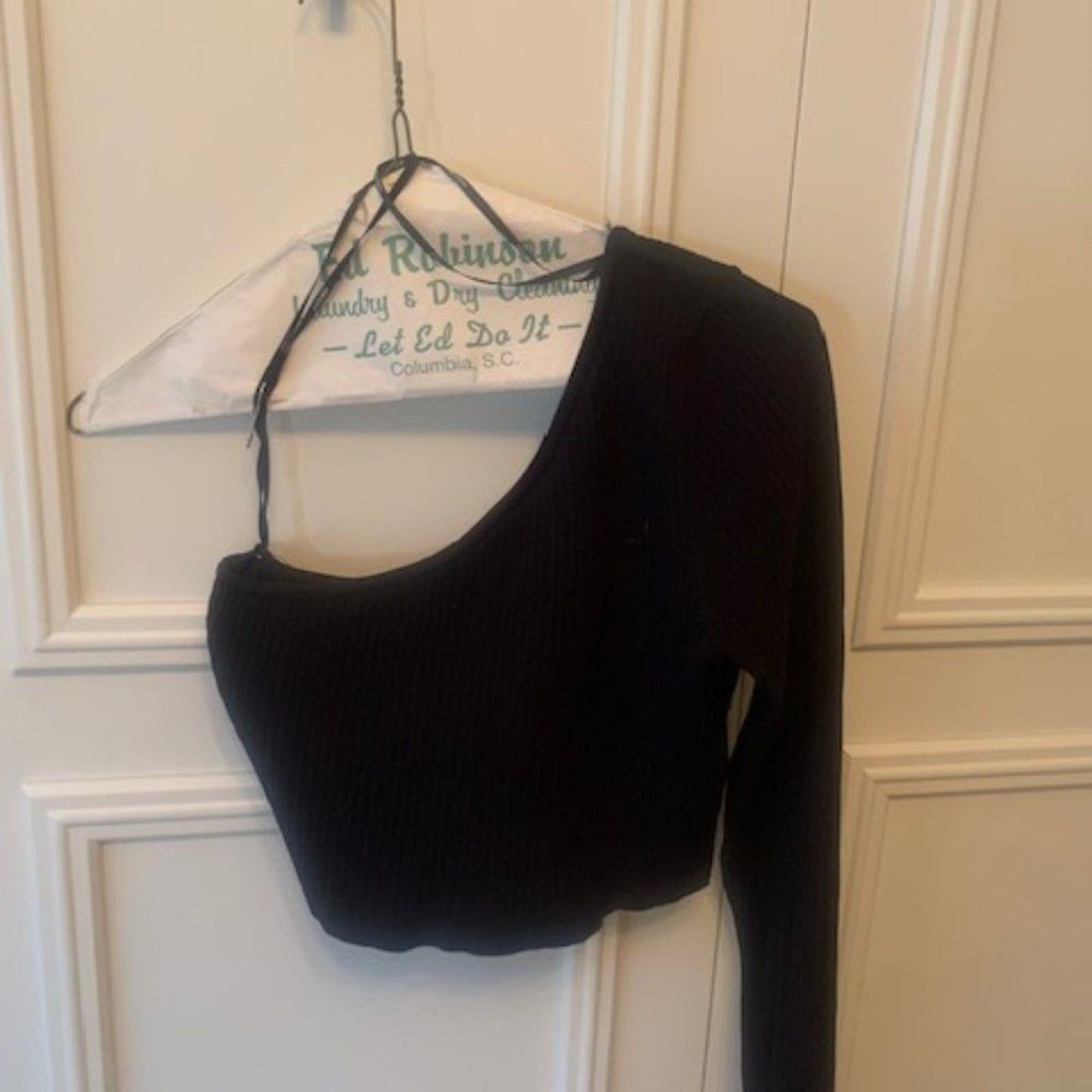 Set of 2 Cutout Shoulder Crop Tops