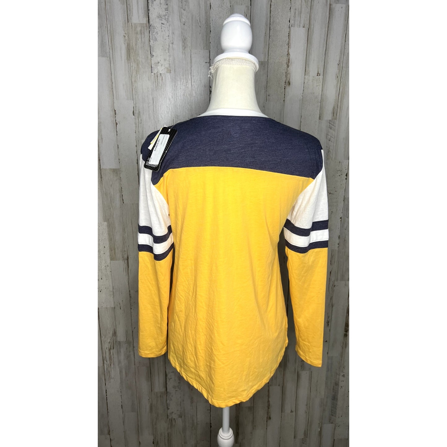 NWT NHL Nashville Predators Women's Size Small Long Sleeve Lightweight Top