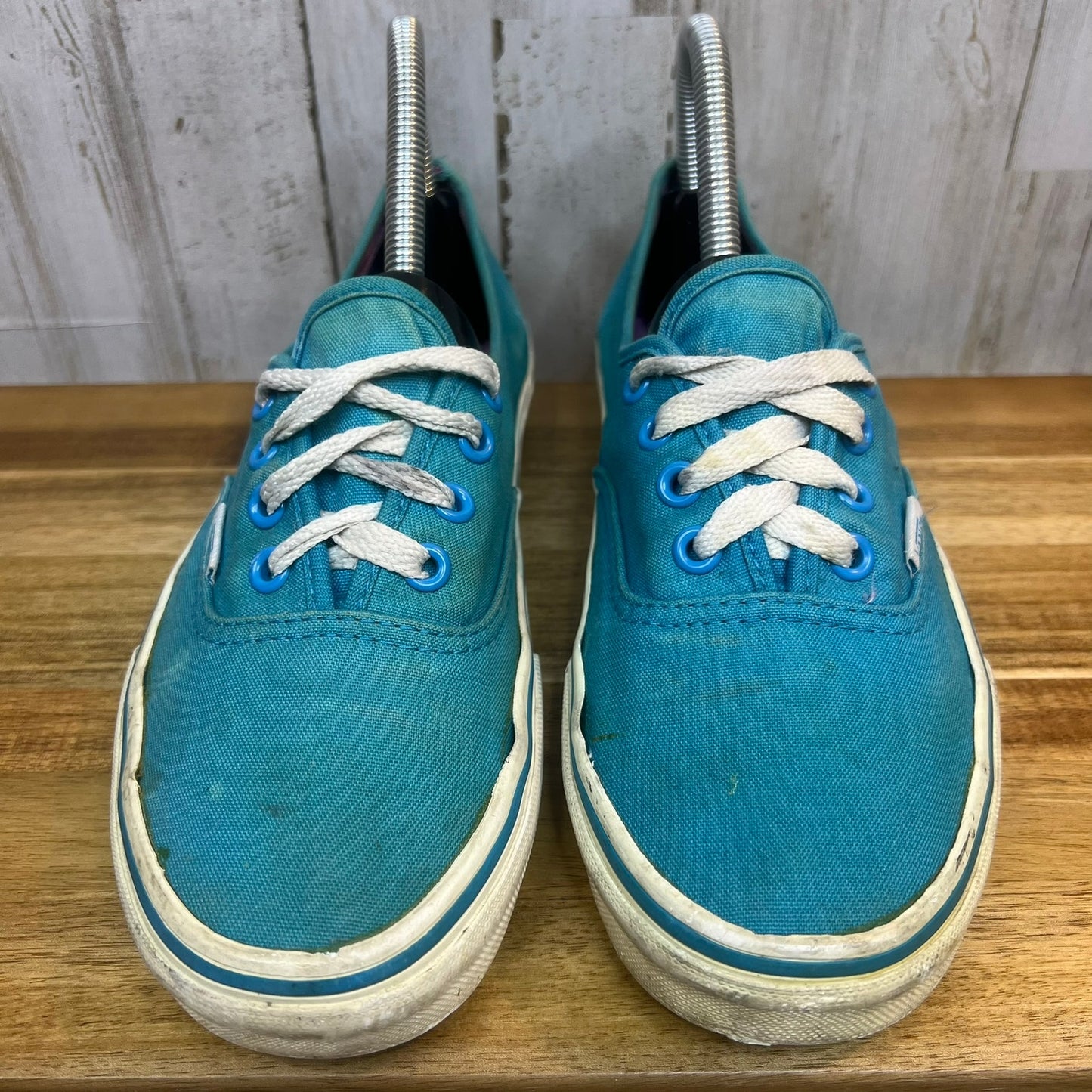 VANS Authentic Women's Size 7 Light Blue/White Low Top Lace Up Skate Shoes