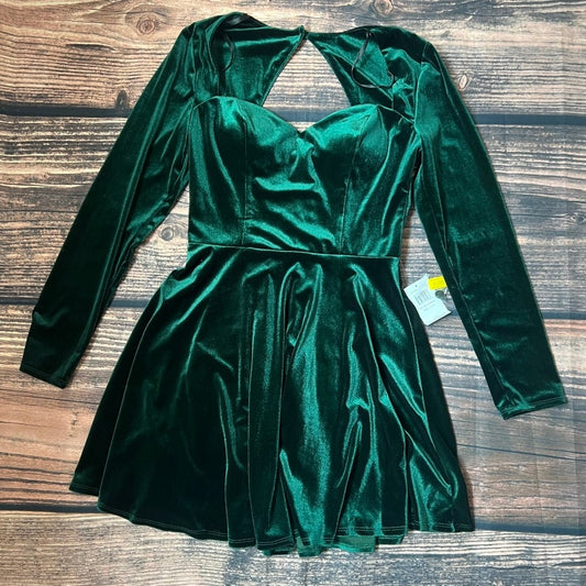 NWT B Darlin Juniors Green Velvet Fit & Flare Dress Size 11/12 Party Cocktail