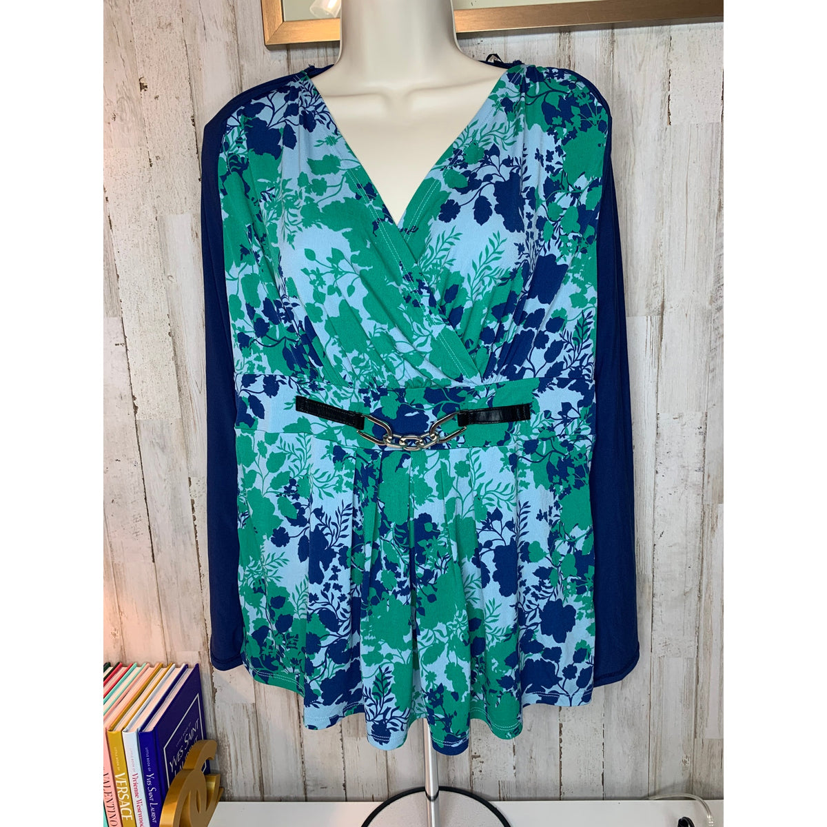 Jaclyn Smith Floral Surplice Wrap Blouse Womens Medium Blue Green V-Neck Belted